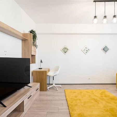 부쿠레슈티 Carol New Building With Balcony 아파트 외부 사진