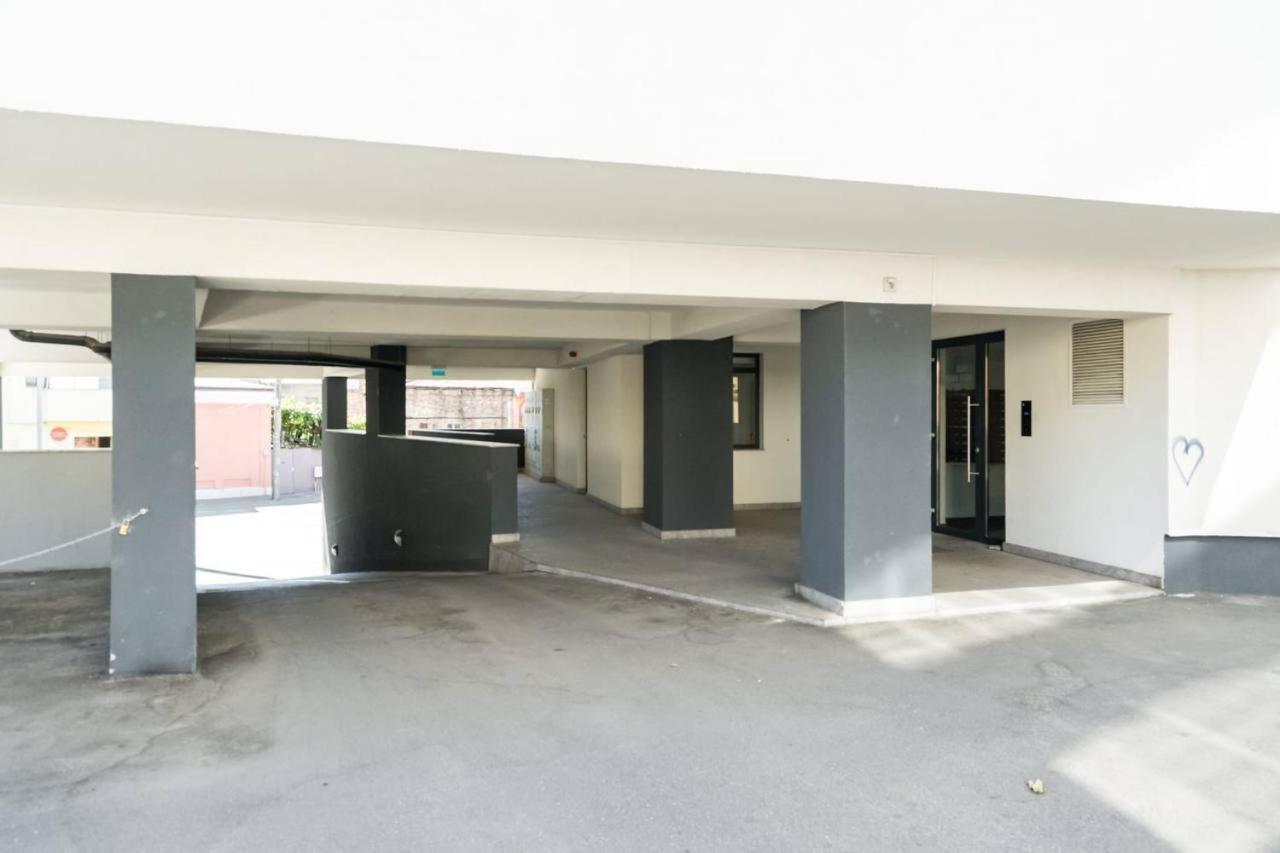 부쿠레슈티 Carol New Building With Balcony 아파트 외부 사진
